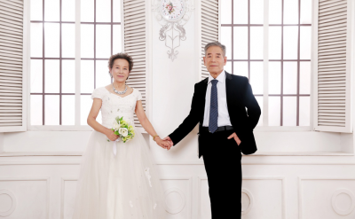 老年婚纱照公益活动